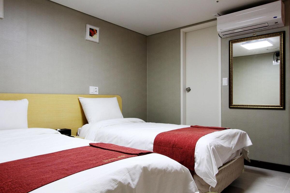 Hotel Myeongdong Seoul Ngoại thất bức ảnh