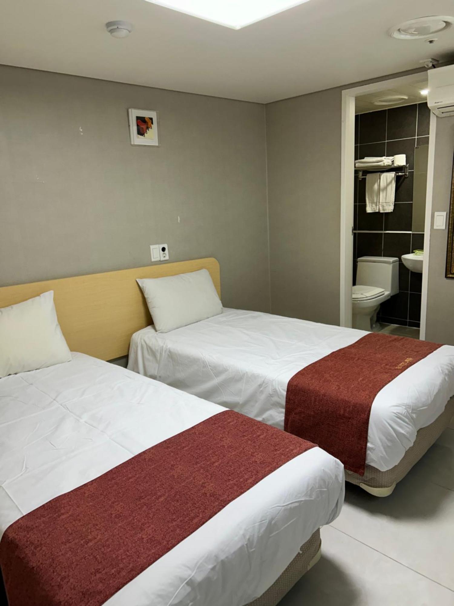 Hotel Myeongdong Seoul Ngoại thất bức ảnh